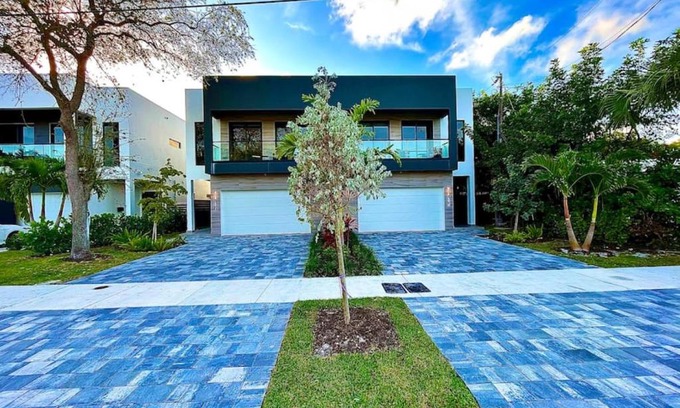 Victoria Park Casa | Botanical Oasis Home with 2 Pools