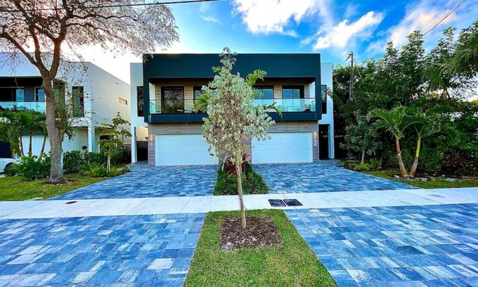 Victoria Park Casa | Botanical Oasis Home with 2 Pools