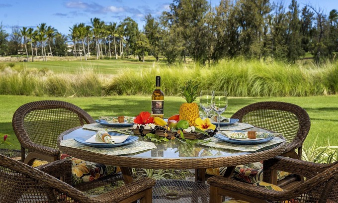 Waikoloa Condominio | Bottom floor villa with privacy and great golf course view.