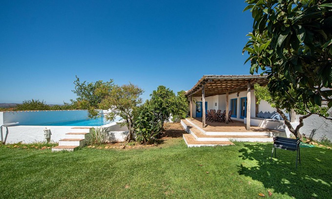 Silves Villa | BougainVillea House Cottage