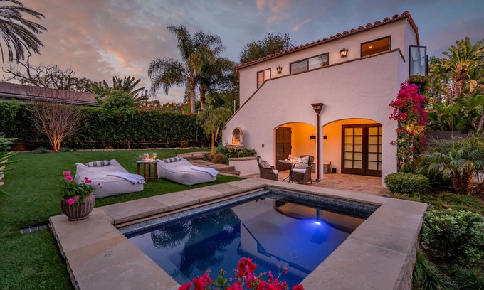 East Mesa Apartamento | Bougainvillea Retreat - Mediterranean Retreat Near the Beach
