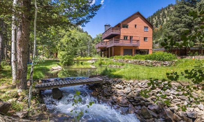 Boulder Casa | Boulder Luxury Getaway | 7 acres /w River & Pond