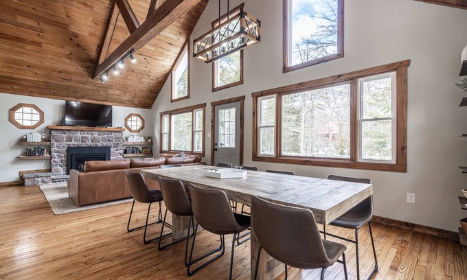 Lake Harmony Estates Casa | Boulder View Lodge - Very Private 4BR/2BA Family Mountain Retreat 10 beds! AC/WD