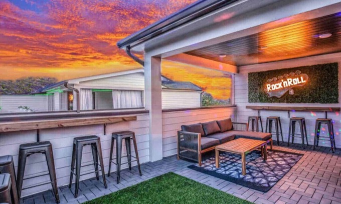 West End Apartamento | Bourbon&Bubbles! 2 Homes 40+ Bed