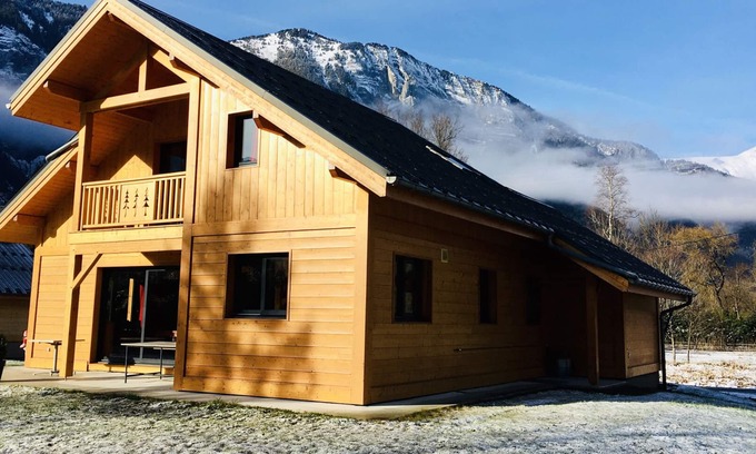 Le Bourg-d'Oisans Chalet De Esquí | NUEVO: Wood & Nature para este chalet de 8 a 12 personas con vistas panorámicas