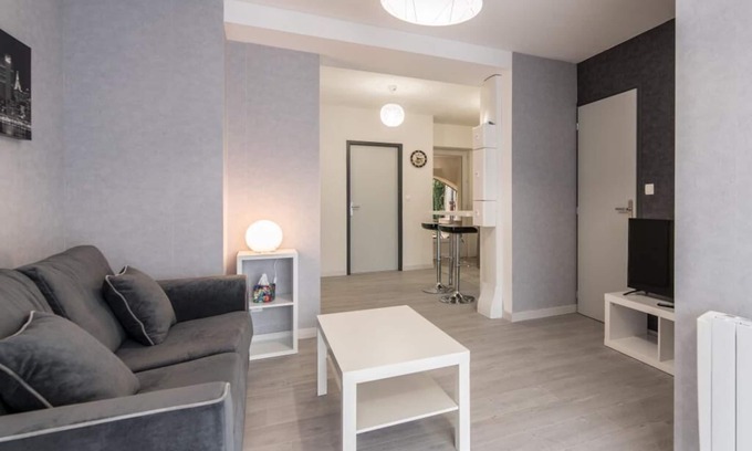 Bourgoin-Jallieu Apartamento | ★ Centro ★ Aparcamiento ★ Wifi ★ La Terrasse des Moulins ★ Appart Hotel Bourgoin ★