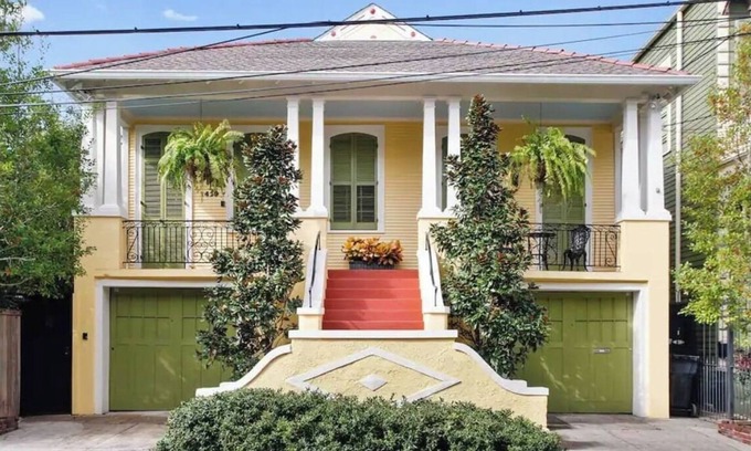 Faubourg Marigny Cama Y Desayuno | Boutique 8BR Unit with Pool | Steps from French Q