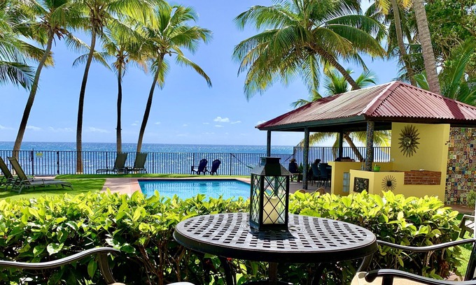 Patillas Casa | Boutique frente a la playa con piscina privada. Alquiler de Puerto Rico mejor valorado!