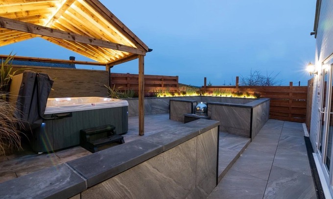 Skelton-in-Cleveland Cabaña | Boutique Yorkshire cottage with hottub