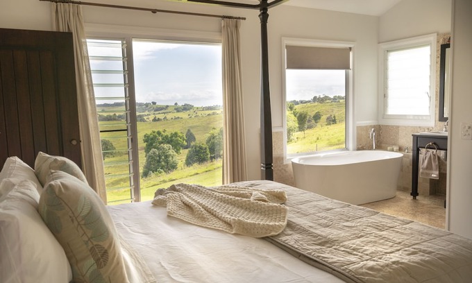 Coopers Shoot Cabaña | Boutique Holiday Cottages overlooking Byron Bay