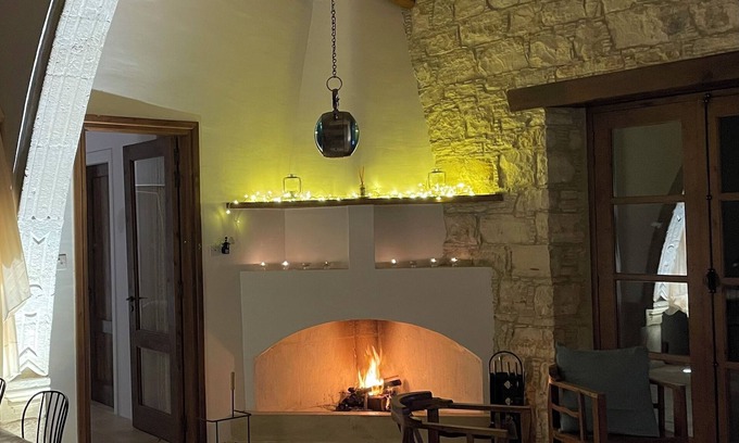 Lofou Casa | Boutique house/large garden/great mountain views