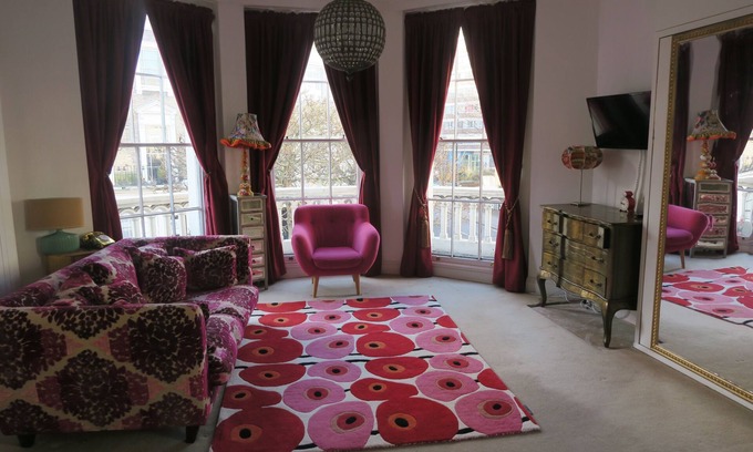 Warwick Apartamento | Boutique grande Estudio con balcón en el centro de Londres, Pimlico, Victoria. Cerca de la Ruta de los Reyes.