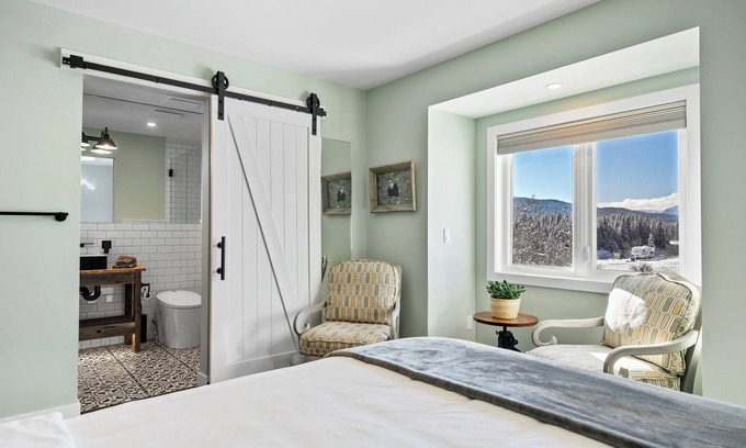 Foothills County Cabina | Boutique Lodge in Kananaskis