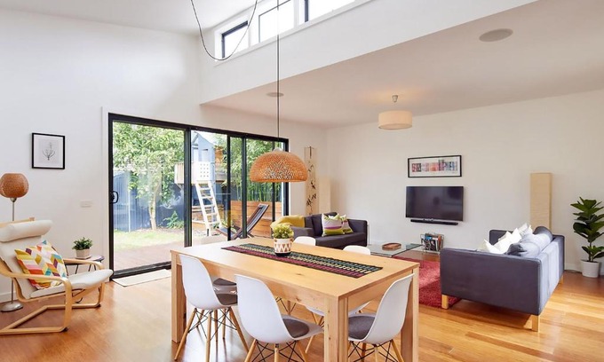 Mordialloc Casa | Boutique Stays - Mordi Beach House