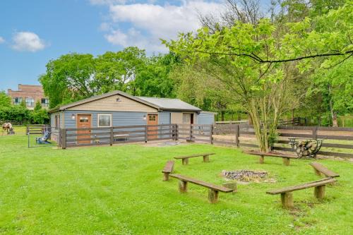 Franklin Apartamento | Boutique-Style Barn Stay 4 Mi to Franklin Main St