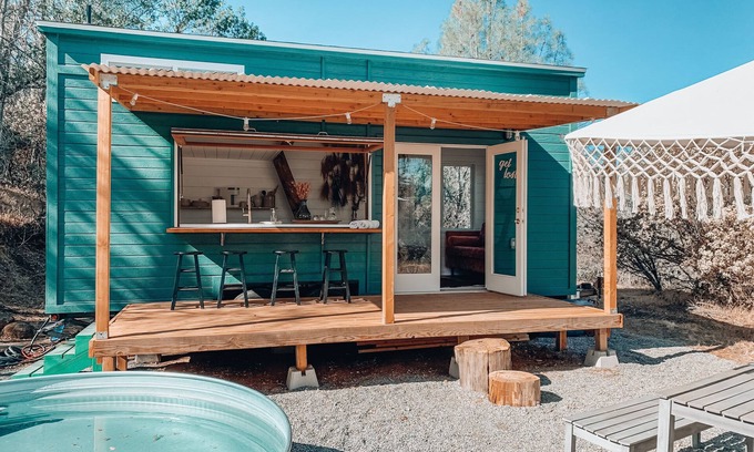 Coarsegold Cabaña | Boutique Tiny house Yosemite National Park & Bass lake w/ outdoor clawfoot tub
