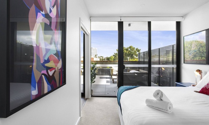 Kingston Apartamento | Boutique Unit with Huge Terrace near Cafes & Shops