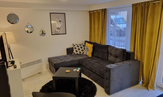 Zvezdara Apartamento | Bowler Hat Apartment Belgrade