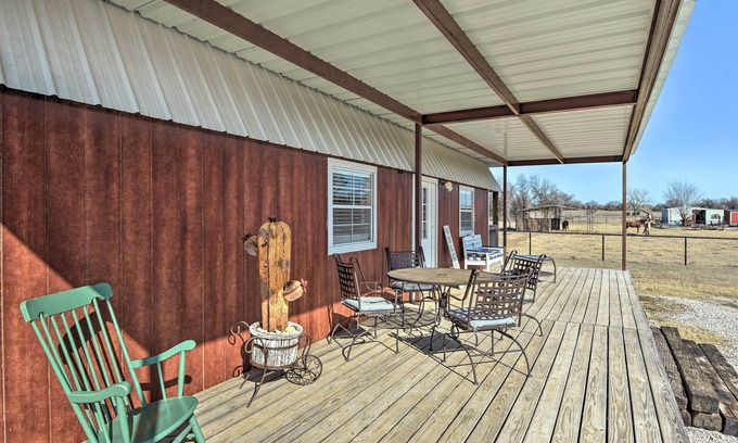 Wise County Cabina | Boyd Countryside Cabin w/ Patio & Farm Views