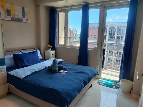 Paranaque Apartamento | BP1637 Facing Pool with Balcony near MOA BP1637