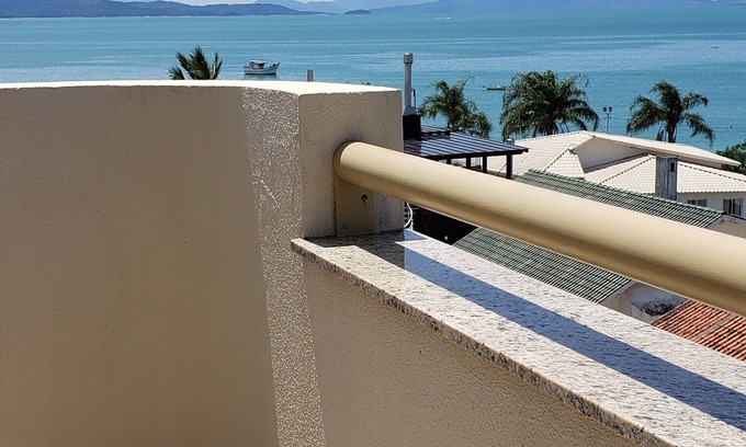 Cachoeira do Bom Jesus Apartamento | Beautiful Sea View