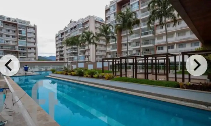 Recreio dos Bandeirantes Apartamento | Cozy apartment, with lots of fun included, transportation and lots of security.