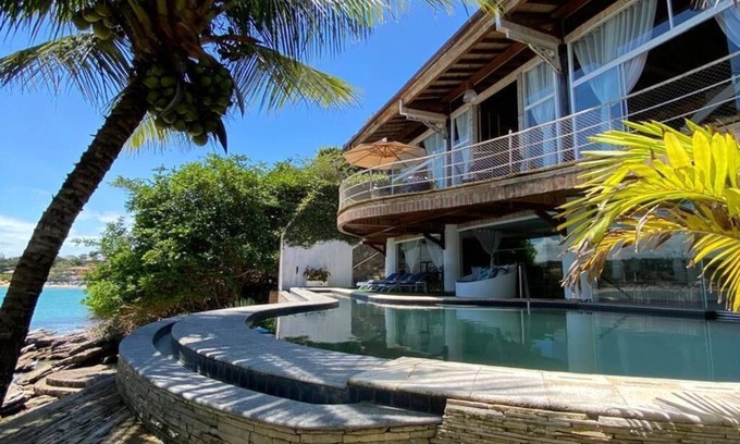 Buzios Casa | Exclusividad frente al mar en Playa Ferradura: ¡Tu refugio en Búzios!