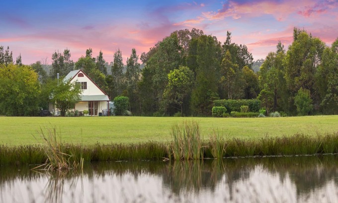 Rothbury Cabaña | Bracken Ridge Vineyard - The Stables - Villa 1