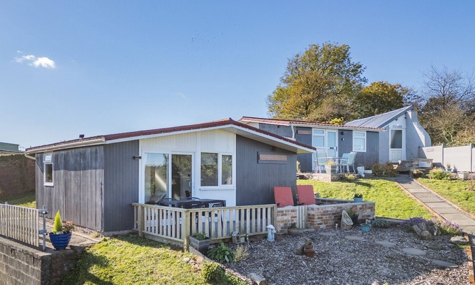 Llanybri Casa | Braeburn Lodge - Two Bedroom House, Sleeps 4