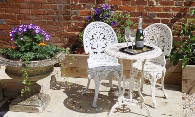 Turville Casa | Bramble Bank 'cartshed'-1 Bed Cottage-sleeps 2