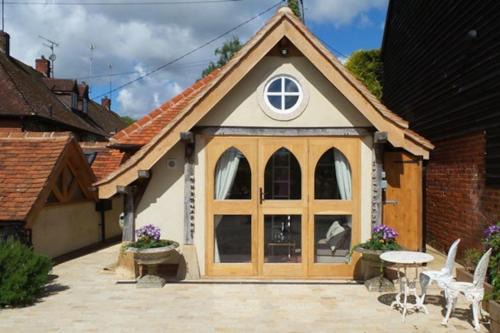 Turville Casa | Bramble Bank 'CartShed'-1 Bed Cottage-Sleeps 2
