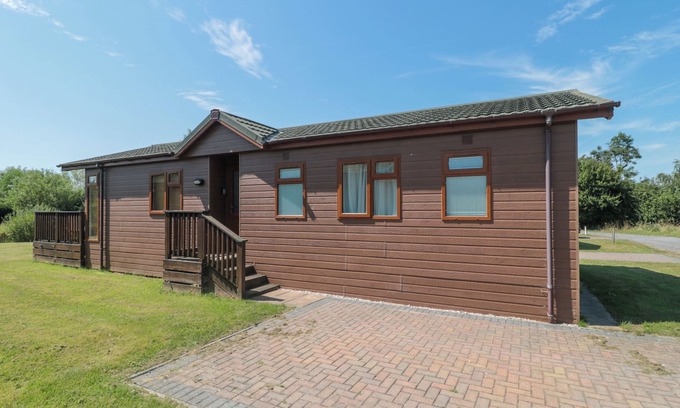 Puxton Cabaña | Bramley Lodge, HEWISH