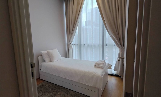 Pathumwan Condominio | Brand New 2 bedroom near Paragon