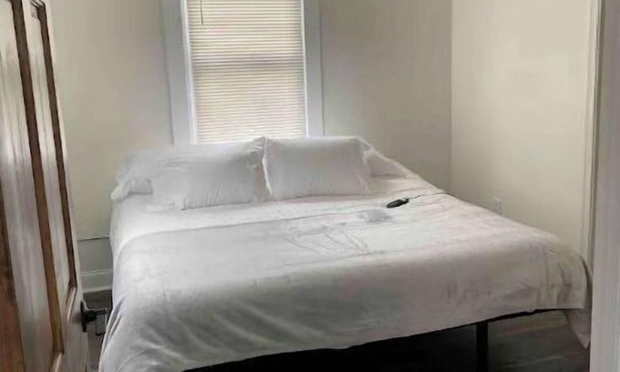 Lancaster Apartamento | Brand New 1 Bedroom Apt w/ Off Street Parking 4