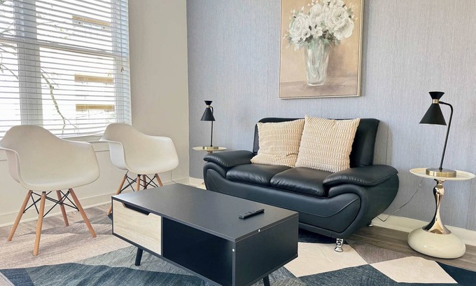 Old Fourth Ward Apartamento | Brand New 1B1B Private Balcony! City View!