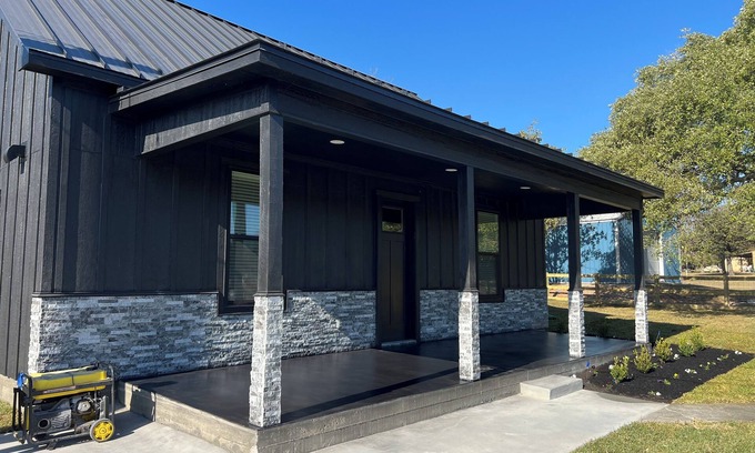 Somerville Cabaña | Brand New 2-bedroom Cottage - "The MarCupial a Cozy Retreat by The Lake"