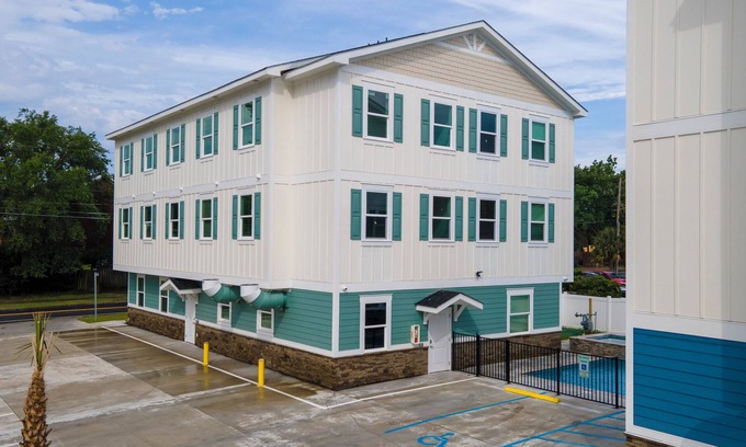Myrtle Beach Casa | Brand New 20beds/19baths near MB Attractions/Airport Pvt Pool 350ft to beach