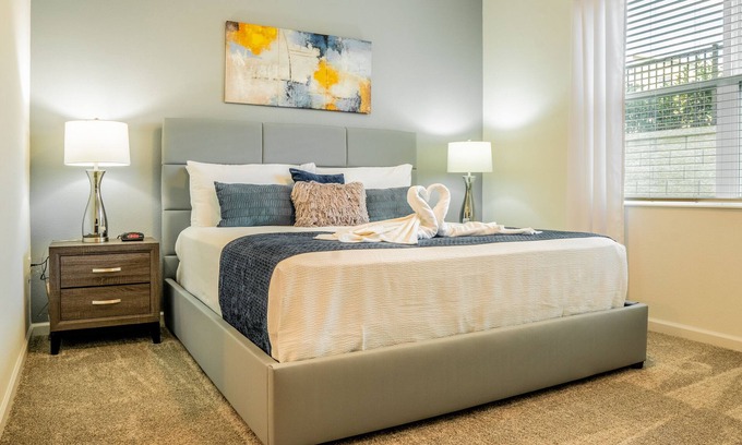 Four Corners Condominio | Brand New 2bd/2 bth condo 300