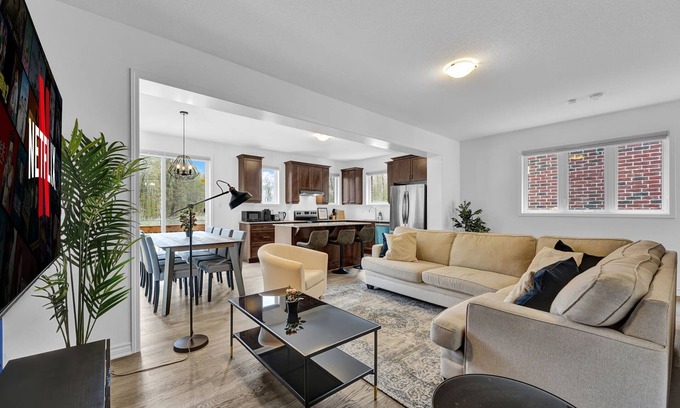 Kitchener Casa | Brand New 2Storey+Ping Pong+65" TV