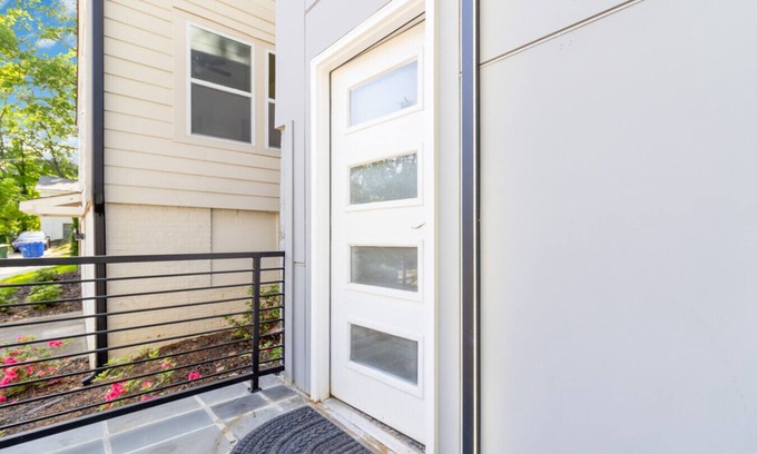 Home Park Casa | Brand-New 3Story Home with Rooftop in Midtown
