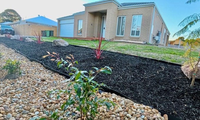 Lakes Entrance Casa | Brand new 4-bedroom house inside of town Lakes Entrance