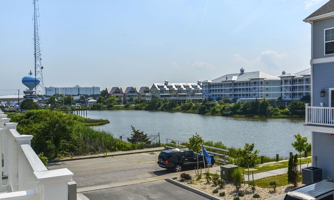 Midtown Ocean City Casa | ¡Para estrenar! 4-Br Bayside De Pueblo, Agua y Piscina, Playa 1 cuadra, Wi-Fi gratuito