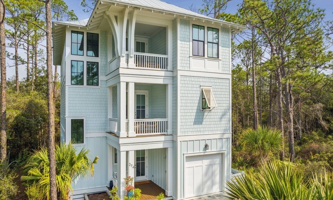 Treetop Casa | BRAND NEW! 5/4.5 SLEEPS 16! 30A! Close to Pool, Firepit