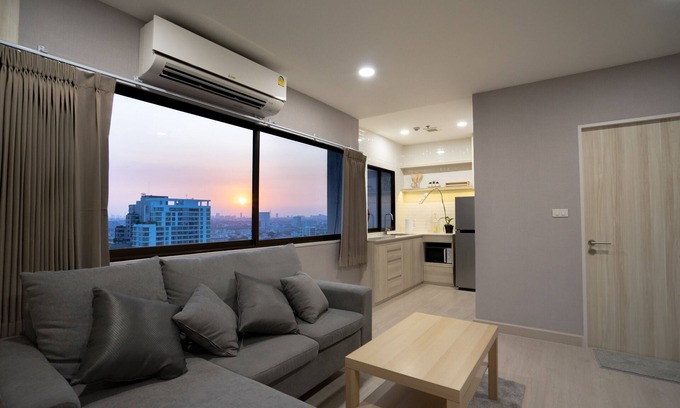 Sanam Pao Apartamento | Nueva sala de 70 SQM: solo a un paso de BTS Ari