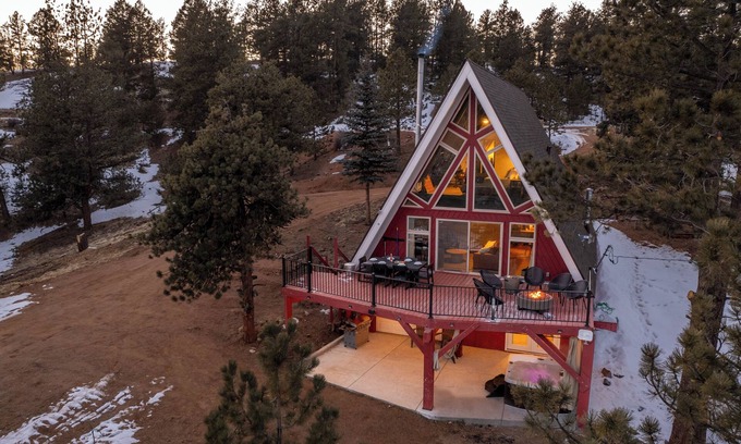 Cripple Creek Cabina | Brand New! A-Frame, Hot Tub, Game Room, Cozy Cabin