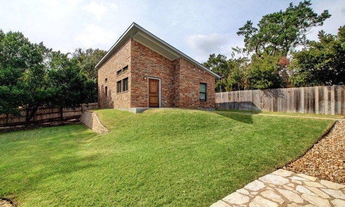 Austin Hills Casa | Brand New Adorable Arboretum bungalow