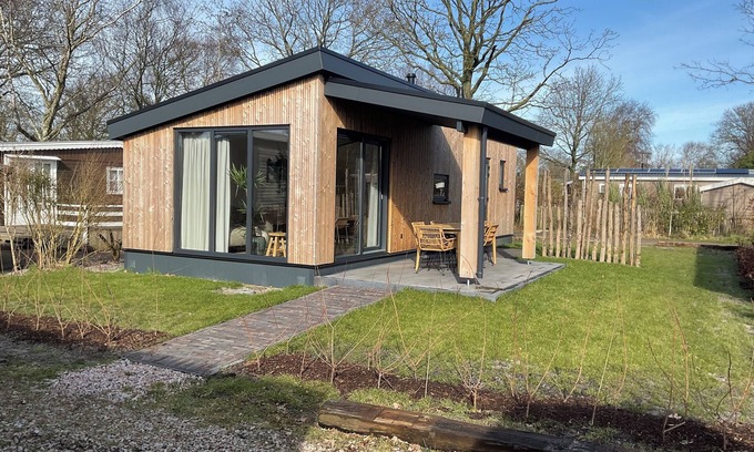 Sint Maartensvlotbrug Casa | Brand new and luxurious chalet with cosy veranda. Spacious and modern for 5 persons.