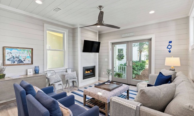 Sunnyside Casa | Brand New Beach Cottage in Carillon Beach! Walkable to Stores and Steps from the Beach!