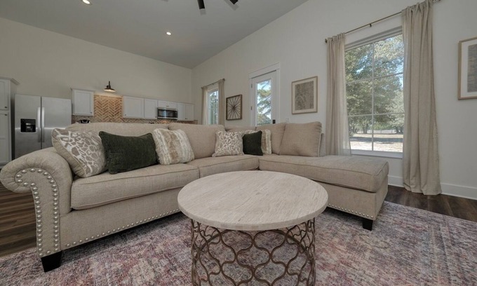 Lindale Casa | Brand New, Beautifully Appointed, Country Cottage!