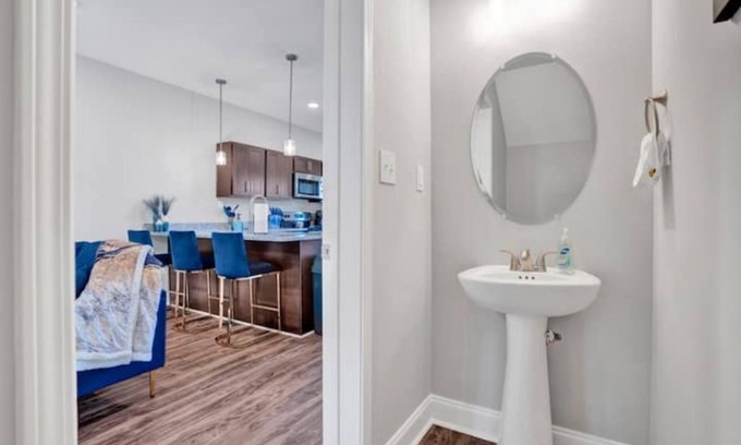 Clarksville Apartamento | Brand New BluRoyal Townhome!